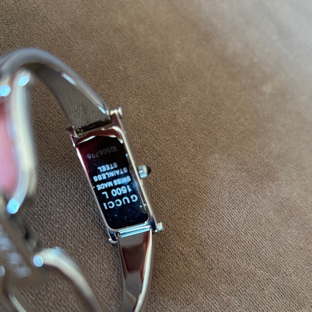 Gucci Silver Watch with Multicolor Dial - Picture 4 of 7